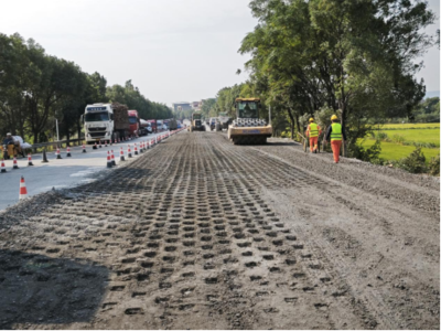 道縣公路:國慶假期大奮戰(zhàn) 大修工程不停歇