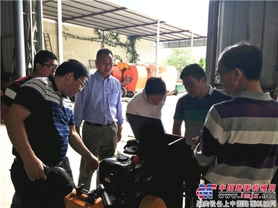 深耕細(xì)分領(lǐng)域:閩科舉辦公路垃圾處理回收利用設(shè)備觀摩會(huì)-閩科-工程機(jī)械動(dòng)態(tài)-中國路面機(jī)械網(wǎng)